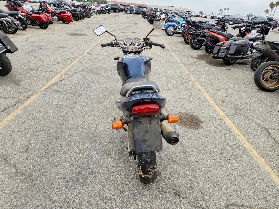 2001 Suzuki Gs500 VIN JS1GM51A412100710 COPART salvage auction — MINOR DENT/SCRATCHES, CA - DIS/DLR/EXP ONLY CLEAN TITLE, sold $50 on 2026-09-10 (photo 4)