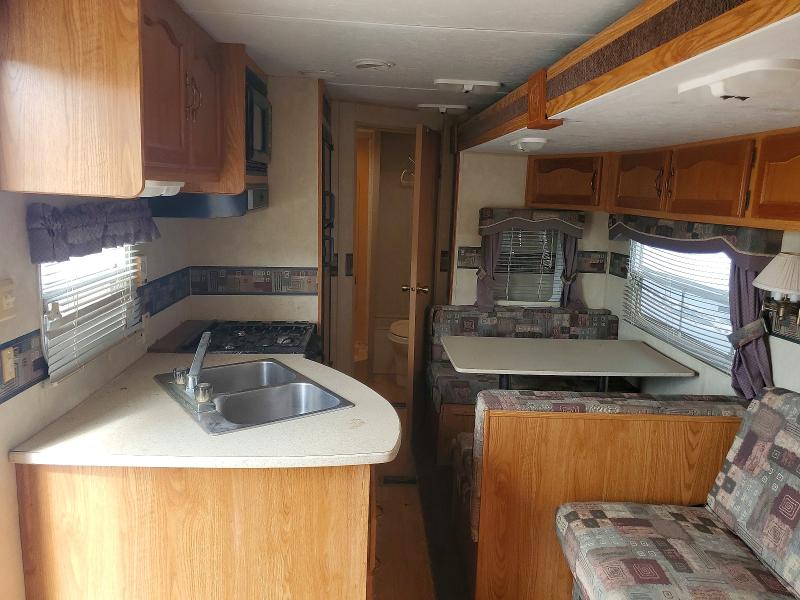 2006 Forest river Salem VIN 4X4TSMC216R393940 COPART salvage auction — ALL OVER, TX - SALVAGE VEHICLE TITLE, sold $1,800 on 2026-09-11 (photo 6)