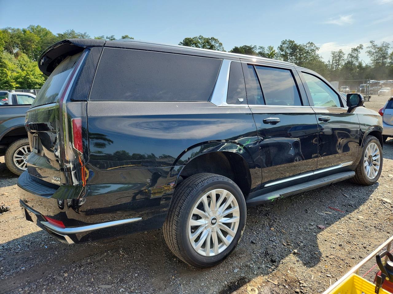 2023 Cadillac Escalade VIN 1GYS4JKL1PR395896 COPART salvage auction — Front End, S1 - Salvage Title, sold $22,600 on 2026-09-25 (photo 3)