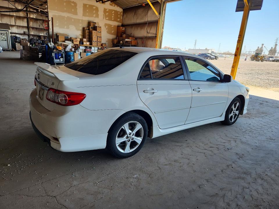 2011 Toyota Corolla VIN 2T1BU4EE3BC585853 COPART salvage auction — MINOR DENT/SCRATCHES, AZ - CERTIFICATE OF TITLE, sold $1,875 on 2026-09-01 (photo 3)