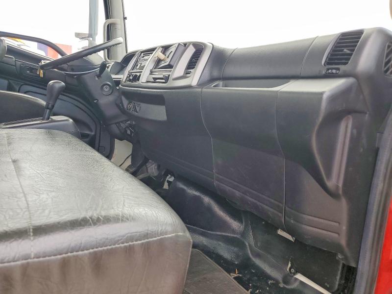 2014 Hino All other VIN 5PVNJ8JT1E4S55119 COPART salvage auction — MINOR DENT/SCRATCHES, FL - CERTIFICATE OF TITLE, sold $20,100 on 2026-09-29 (photo 8)