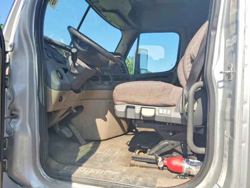 2015 Freightliner Cascadia VIN 3AKJGLD53FSGK2879 COPART salvage auction — SIDE, IN - CERTIFICATE OF TITLE (P), sold $3,100 on 2026-10-15 (photo 7)