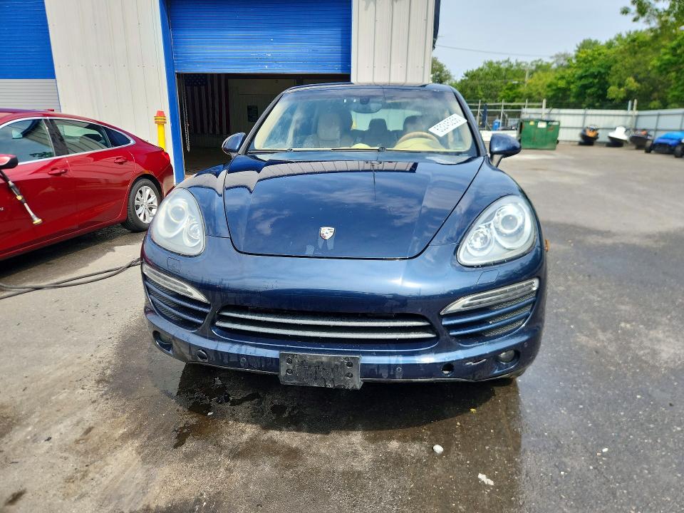 2013 Porsche Cayenne VIN WP1AA2A26DLA00648 COPART salvage auction — WATER/FLOOD, Nj - Cert Of Title-Salvage Flood, sold $425 on 2026-08-27 (photo 5)