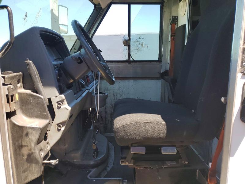 2013 Isuzu Npr hd VIN JALB4T172D7W01089 COPART salvage auction — MINOR DENT/SCRATCHES, CA - DIS/DLR/EXP ONLY CLEAN TITLE, sold $550 on 2026-09-22 (photo 7)