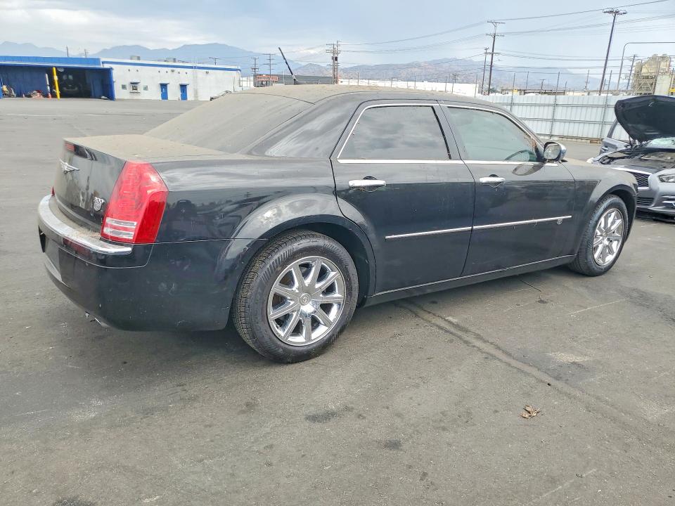 2008 Chrysler 300 VIN 2C3KA63H18H140239 COPART salvage auction — MINOR DENT/SCRATCHES, CA - DIS/DLR/EXP ONLY CLEAN TITLE (P), sold $275 on 2026-09-30 (photo 3)