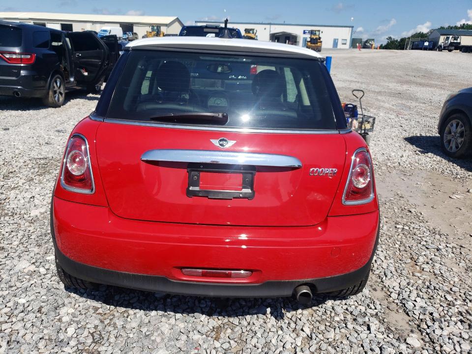 2013 Min Cooper VIN WMWSU3C5XDT375708 COPART salvage auction — MINOR DENT/SCRATCHES, TN - CERTIFICATE OF TITLE, sold $500 on 2026-08-11 (photo 6)