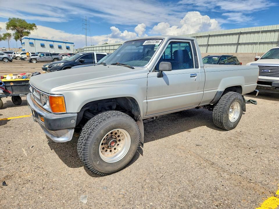 1987 Toyota Pickup VIN JT4RN63R0H0151843 — COPART salvage auction photo