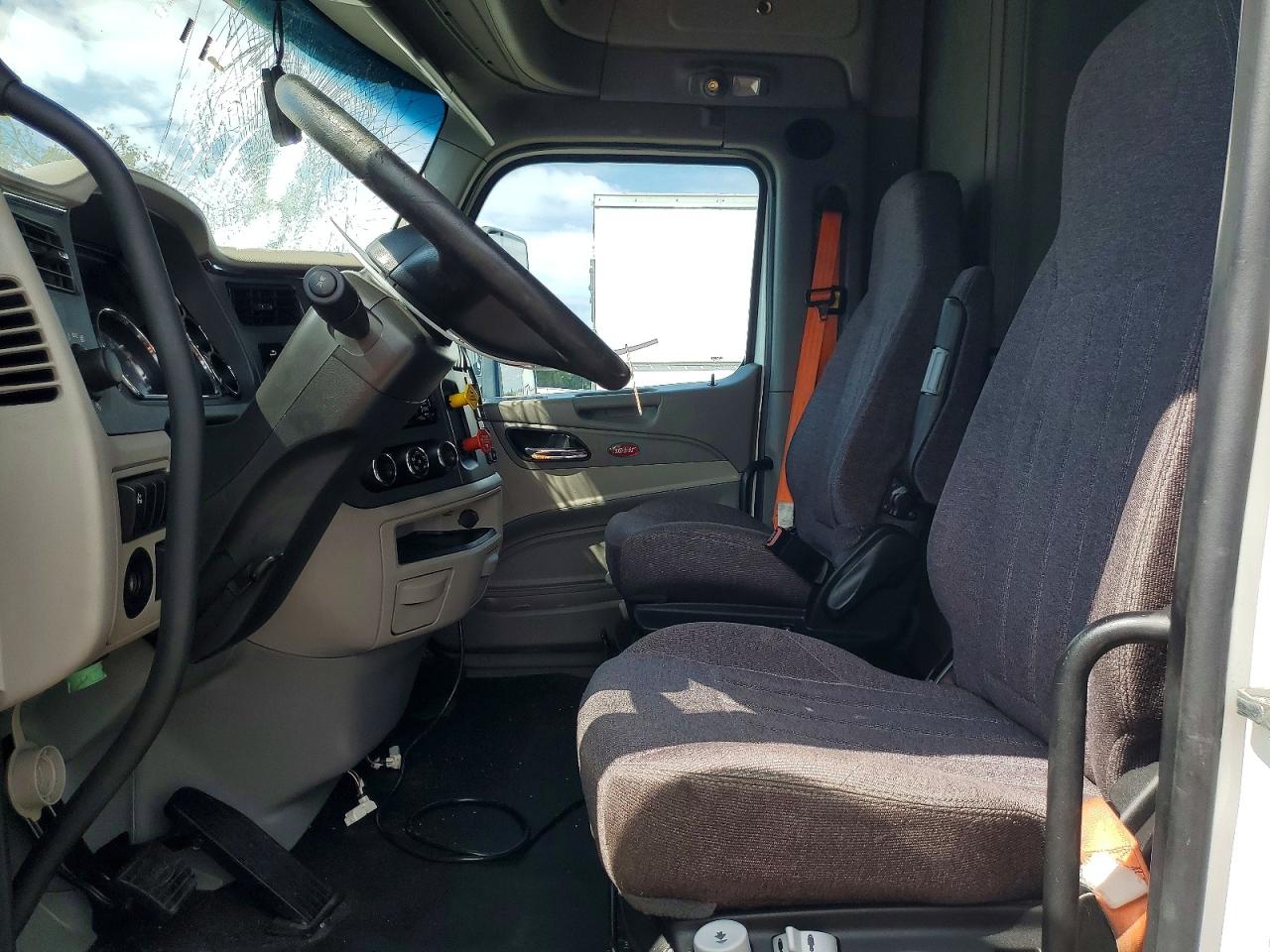 2019 Peterbilt 579 VIN 1XPBDP9X2KD613060 COPART salvage auction — Mechanical, MI - CERTIFICATE OF TITLE, sold $3,750 on 2026-09-11 (photo 7)