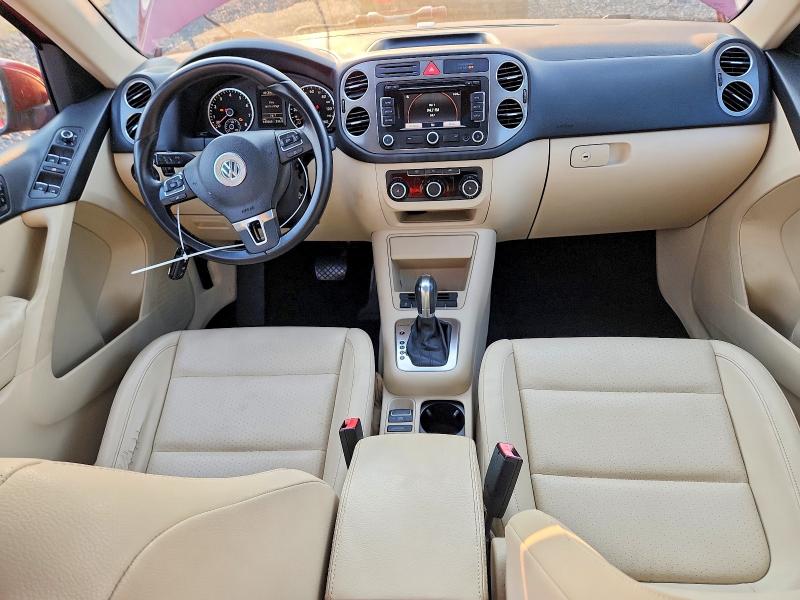 2011 Volkswagen Tiguan VIN WVGBV7AX2BW001063 COPART salvage auction — MINOR DENT/SCRATCHES, MO - CERTIFICATE OF TITLE, sold $700 on 2026-08-12 (photo 8)