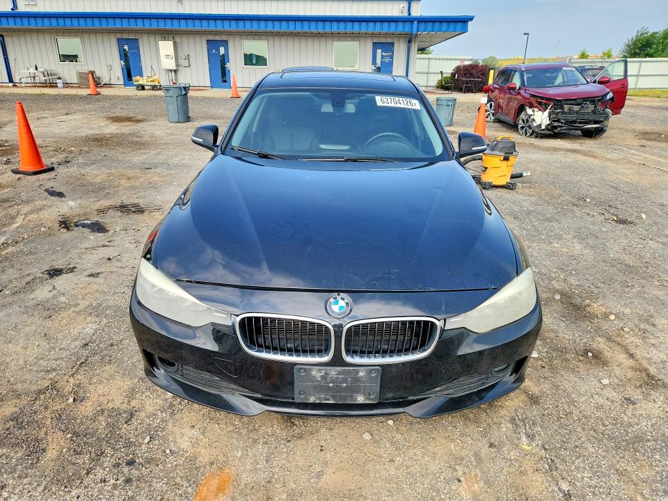 2014 BMW 3er VIN WBA3C3C51EF984001 COPART salvage auction — FRONT END, Wi - Certificate Of Title, sold $350 on 2026-08-18 (photo 5)