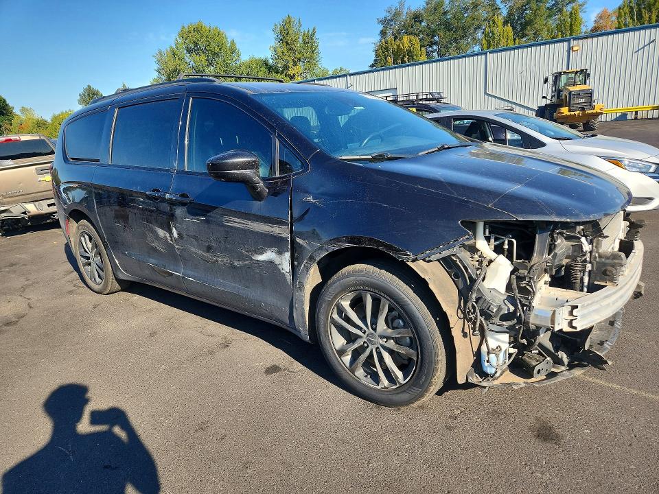 2020 Chrysler Pacifica VIN 2C4RC3BG0LR263674 COPART salvage auction — FRONT END, Or - Certificate Of Title, sold $4,050 on 2026-09-14 (photo 4)