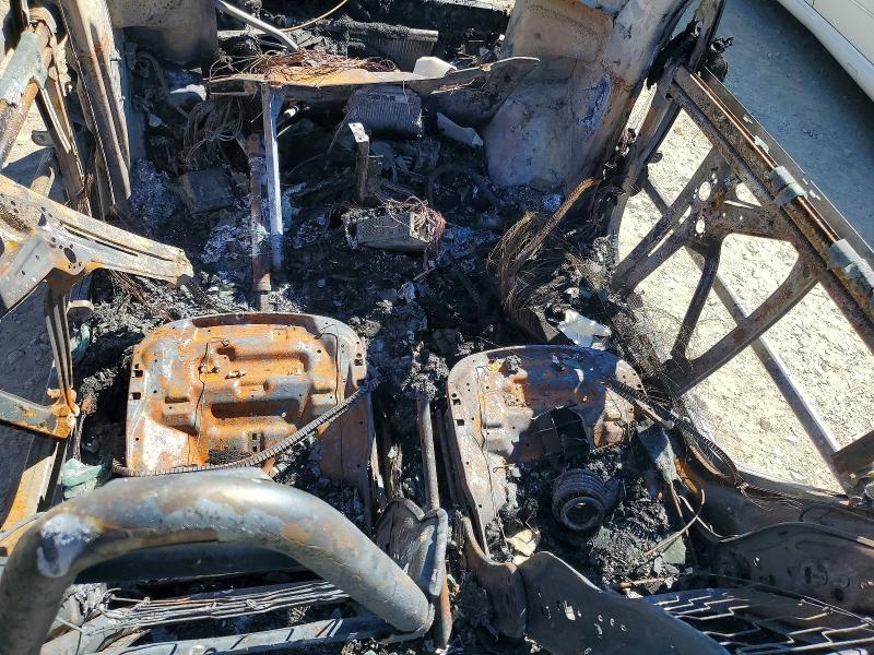 2016 Smart Fortwo VIN WMEEJ9AA7GK845149 COPART salvage auction — BURN, CA - NON-REPAIRABLE VEHICLE CERT, sold $50 on 2026-09-03 (photo 8)