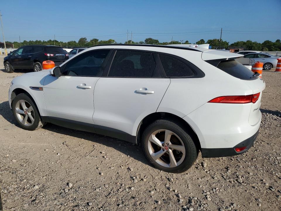 2017 Jaguar F-pace VIN SADCJ2BV3HA884024 COPART salvage auction — MINOR DENT/SCRATCHES, Tx - Certificate Of Title, sold $1,050 on 2026-09-11 (photo 2)
