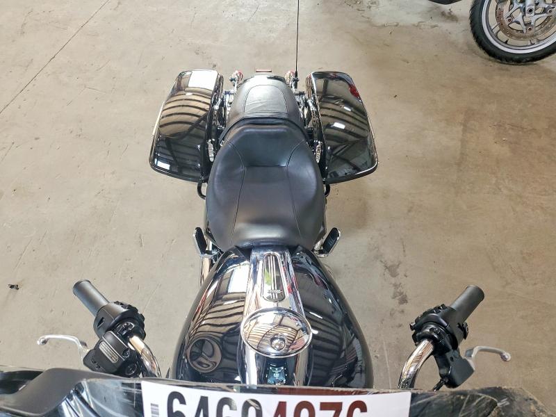 2022 Harley-davidson Fl VIN 1HD1KBC11NB657558 COPART salvage auction — FRONT END, PA - CERTIFICATE OF SALVAGE, sold $7,200 on 2026-09-10 (photo 5)