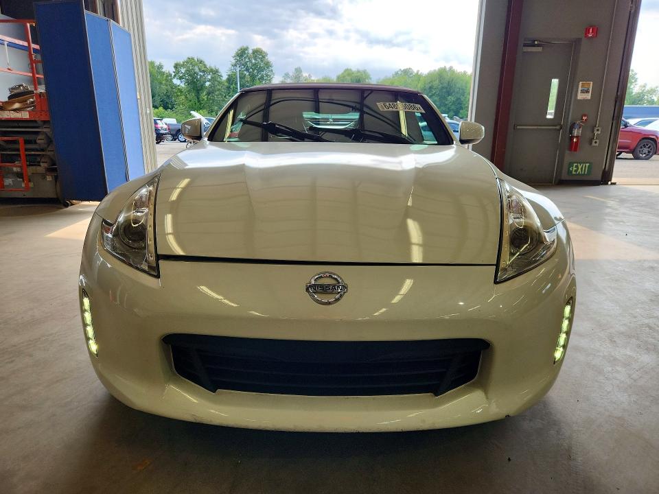 2017 Nissan 370z VIN JN1AZ4FH1HM940605 COPART salvage auction — MINOR DENT/SCRATCHES, OH - CERTIFICATE OF TITLE (P), sold $15,600 on 2026-08-24 (photo 5)