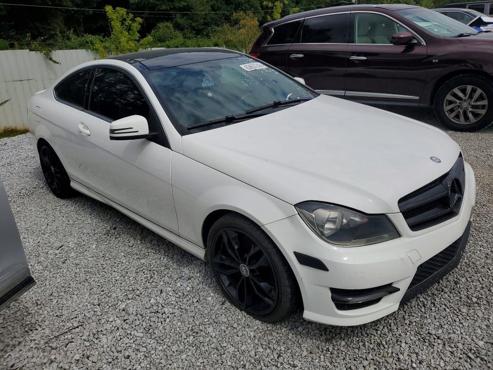2014 Mercedes-benz C-klasse VIN WDDGJ8JB6EG280439 COPART salvage auction — MECHANICAL, Ga - Certificate Of Title (P), sold $3,400 on 2026-08-12 (photo 4)