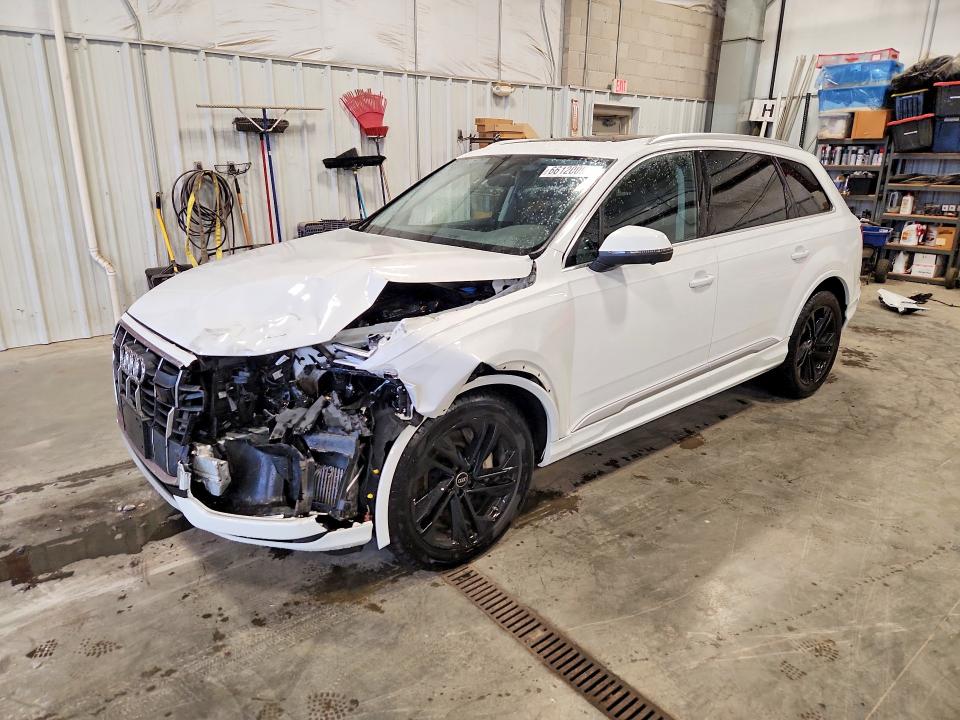 2022 Audi Q7 VIN WA1LXBF77ND010589 — COPART salvage auction photo
