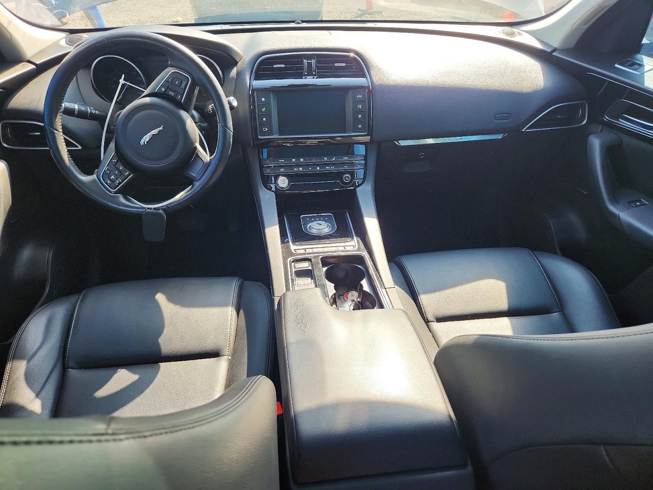 2018 Jaguar F-pace VIN SADCJ2FX1JA255329 COPART salvage auction — Burn Engine, IA - CERTIFICATE OF TITLE, sold $3,950 on 2026-09-03 (photo 8)