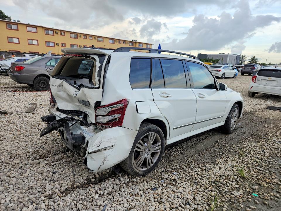 2015 Mercedes-benz Glk-klasse VIN WDCGG5HB8FG439339 COPART salvage auction — REAR END, Fl - Cert Of Title Slvg Rebuildable, sold $1,900 on 2026-08-18 (photo 3)