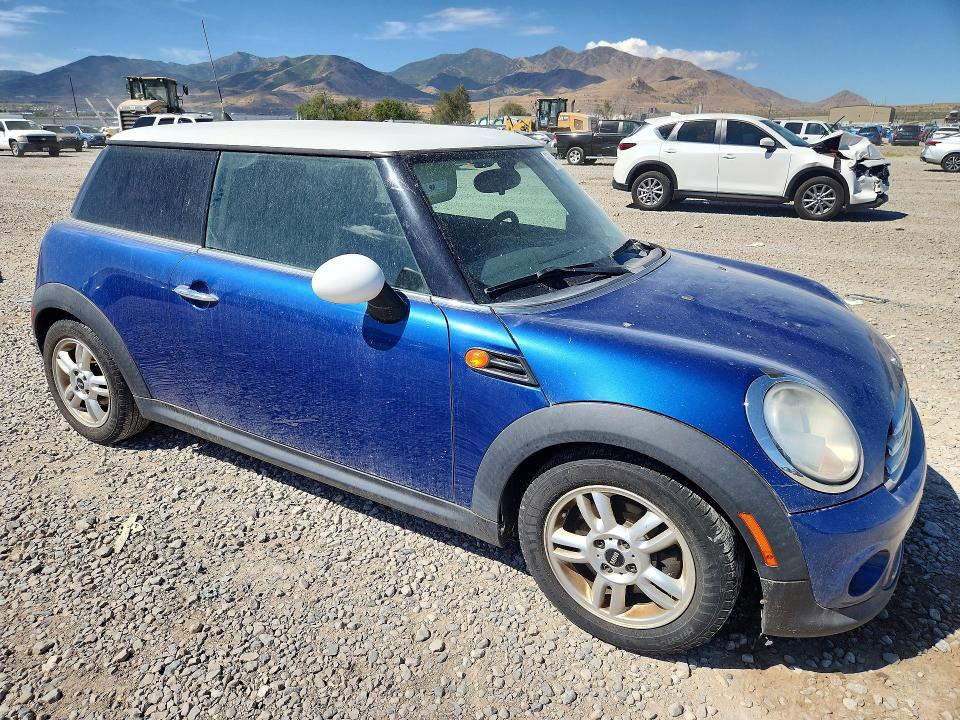 2012 Mini Cooper VIN WMWSU3C57CT369427 COPART salvage auction — MINOR DENT/SCRATCHES, UT - CERTIFICATE OF TITLE, sold $1,350 on 2026-08-22 (photo 4)