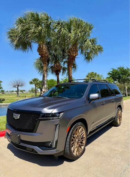 2022 Cadillac Escalade VIN 1GYS3RKL0NR303773 COPART salvage auction — MINOR DENT/SCRATCHES, Tx - Cert Of Title-Rebuilt Salvage (P), sold $36,250 on 2026-08-24 (photo 2)