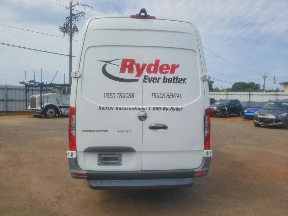 2021 Freightliner Sprinter 2500 VIN W2W4DCHY6MT051676 COPART salvage auction — NORMAL WEAR, IN - DEALER ONLY CLEAN TITLE (P), sold $6,900 on 2026-09-08 (photo 6)