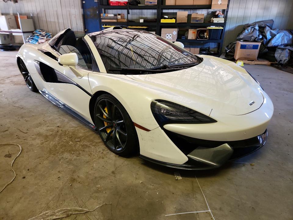 2018 Mclaren 570s VIN SBM13FAA7JW004851 COPART salvage auction — SIDE, Tx - Salvage Vehicle Title (P), sold $40,250 on 2026-09-08 (photo 4)