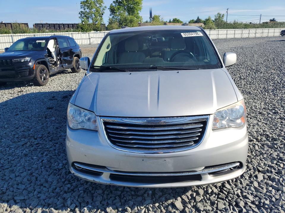 2011 Chrysler Town & country VIN 2A4RR5DGXBR665086 COPART salvage auction — MINOR DENT/SCRATCHES, OH - CERTIFICATE OF TITLE, sold $250 on 2026-09-08 (photo 5)