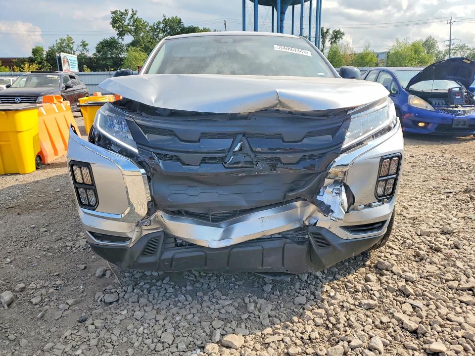 2026 Mitsubishi Outlander VIN JA4ARUAU1TU006593 COPART salvage auction — FRONT END, Nc - Certificate Of Title (P), sold $7,600 on 2026-09-09 (photo 5)