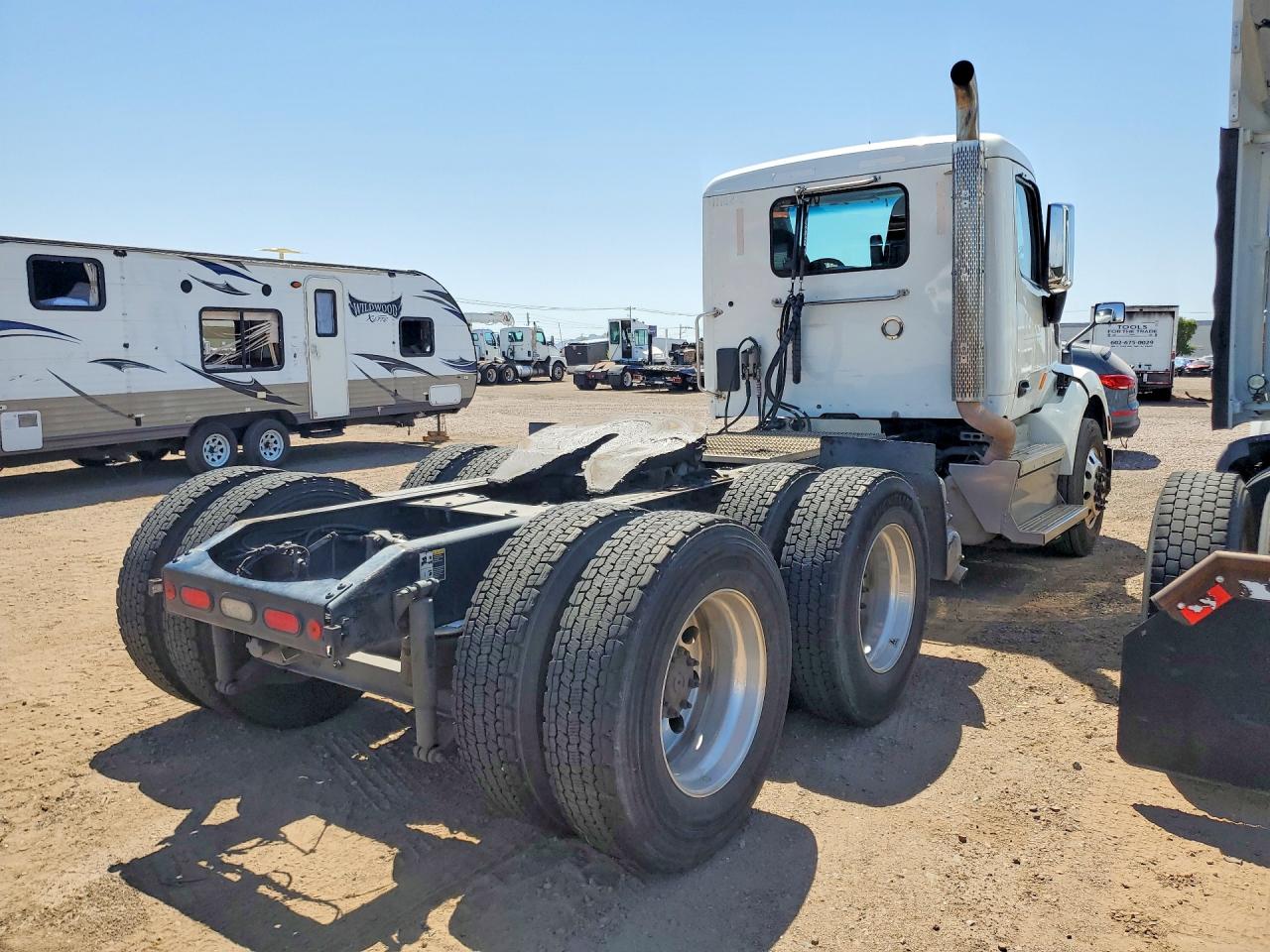 2019 Peterbilt 579 VIN 1XPBDP9X4KD630524 COPART salvage auction — Minor Dent/Scratches, AZ - CERTIFICATE OF TITLE, sold $6,200 on 2026-09-11 (photo 3)