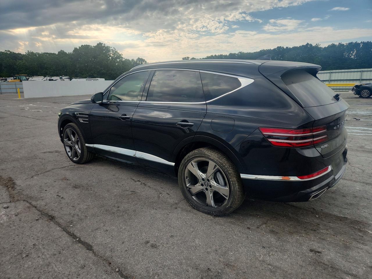 2024 Genesis Gv80 VIN KMUHBDSB8RU198199 COPART salvage auction — Side, MO - SALVAGE CERTIFICATE OF TITLE, sold $12,800 on 2026-08-27 (photo 2)