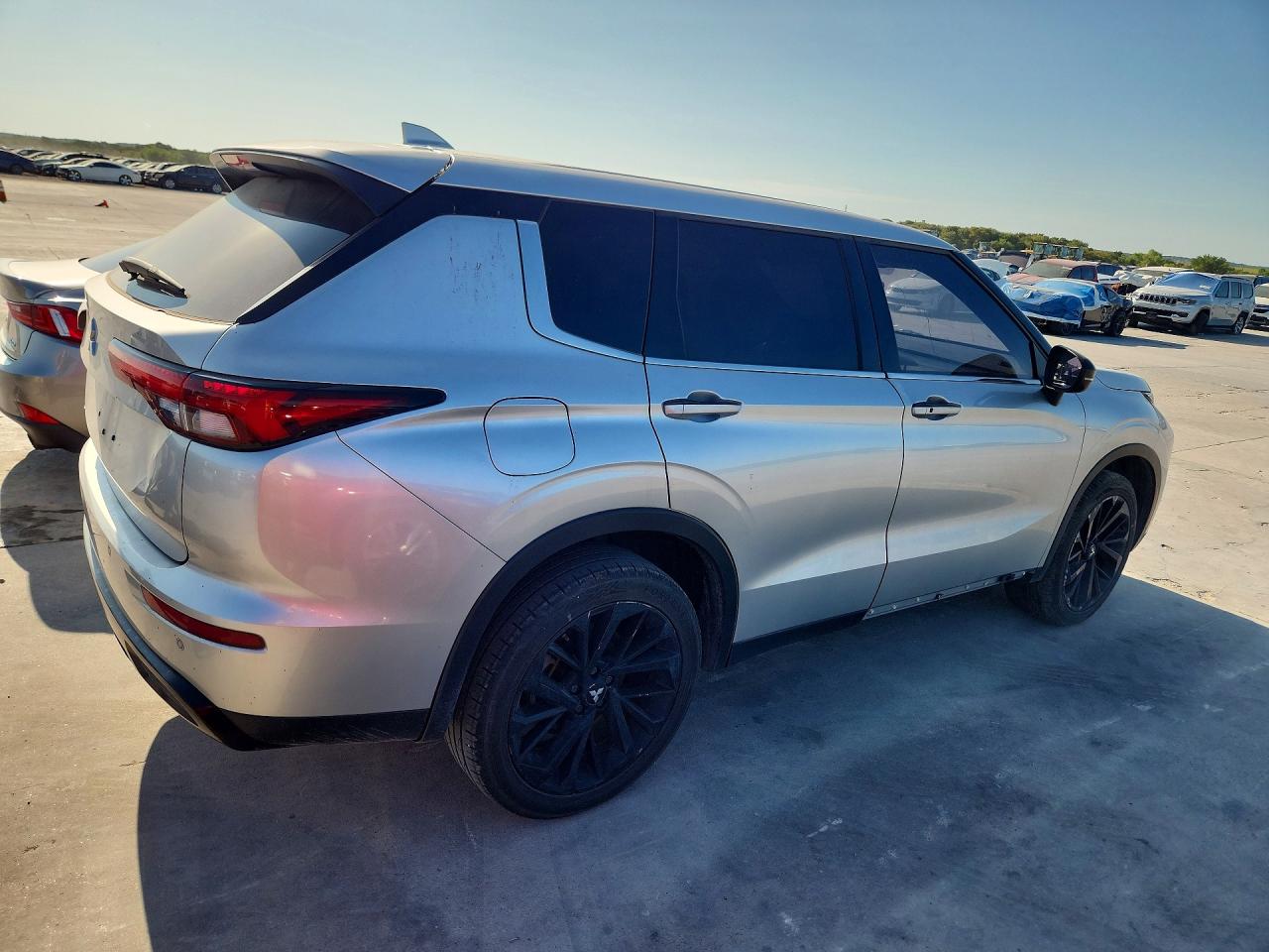 2022 Mitsubishi Outlander VIN JA4J3UA86NZ058957 COPART salvage auction — Normal Wear, TX - CERTIFICATE OF TITLE, sold $7,200 on 2026-09-15 (photo 3)