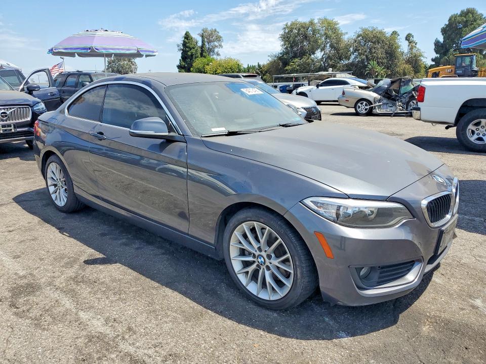 2014 BMW 2er VIN WBA1F5C51EVV98985 COPART salvage auction — NORMAL WEAR, Ca - Dis/Dlr/Exp Only Clean Title, sold $1,700 on 2026-08-20 (photo 4)