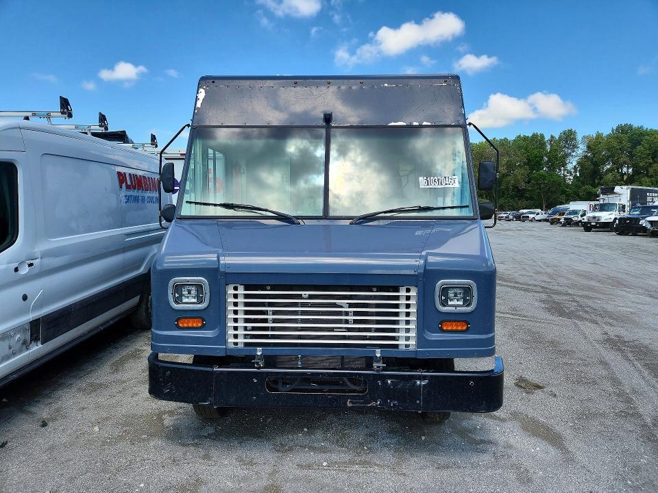 2019 Ford E-450 VIN 1FC3E4K69KDC48489 COPART salvage auction — NORMAL WEAR, IL - CERTIFICATE OF TITLE, sold $13,000 on 2026-08-29 (photo 5)