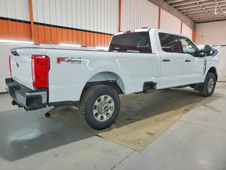 2023 Ford F-350 super duty VIN 1FT8W3BN7PED25690 COPART salvage auction — MECHANICAL, AB - BOS - ACTIVE, sold $9,200 on 2026-09-09 (photo 3)
