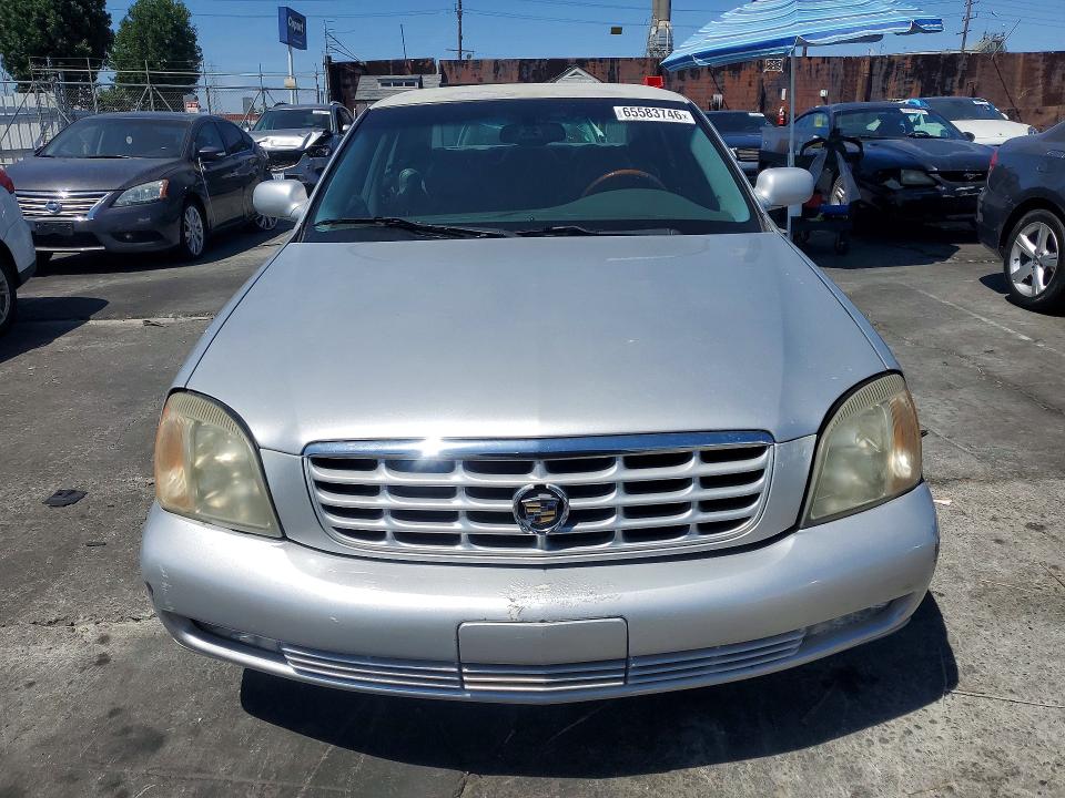 2002 Cadillac Deville VIN 1G6KF57972U103407 COPART salvage auction — MINOR DENT/SCRATCHES, CA - DIS/DLR/EXP ONLY CLEAN TITLE, sold $250 on 2026-09-02 (photo 5)