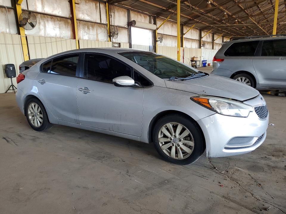 2015 Kia Forte VIN KNAFX4A60F5383107 COPART salvage auction — MINOR DENT/SCRATCHES, Az - Certificate Of Title, sold $175 on 2026-09-02 (photo 4)