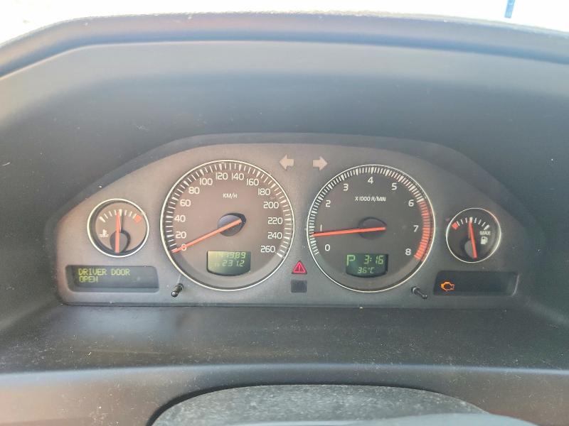 2004 Volvo S60 VIN YV1RS59V042337804 COPART salvage auction — SIDE, On - Permit No Brand - Unfit, sold $200 on 2026-08-13 (photo 9)