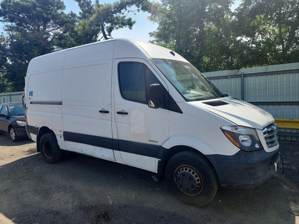 2014 Freightliner Sprinter VIN WDYPF3CC8E5873997 COPART salvage auction — NORMAL WEAR, CT, sold $4,200 on 2026-10-05 (photo 4)