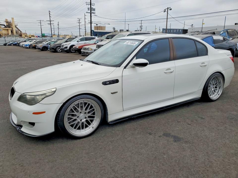 2008 BMW M5 VIN WBSNB935X8CX10067 — COPART salvage auction photo