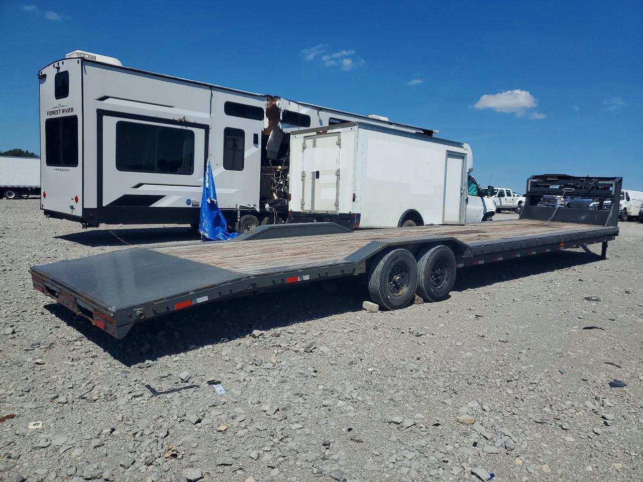 2021 Lamar Unknown VIN 5RVH83828MP095882 COPART salvage auction — Rear End, TN - CERTIFICATE OF TITLE (P), sold $6,500 on 2026-09-18 (photo 3)
