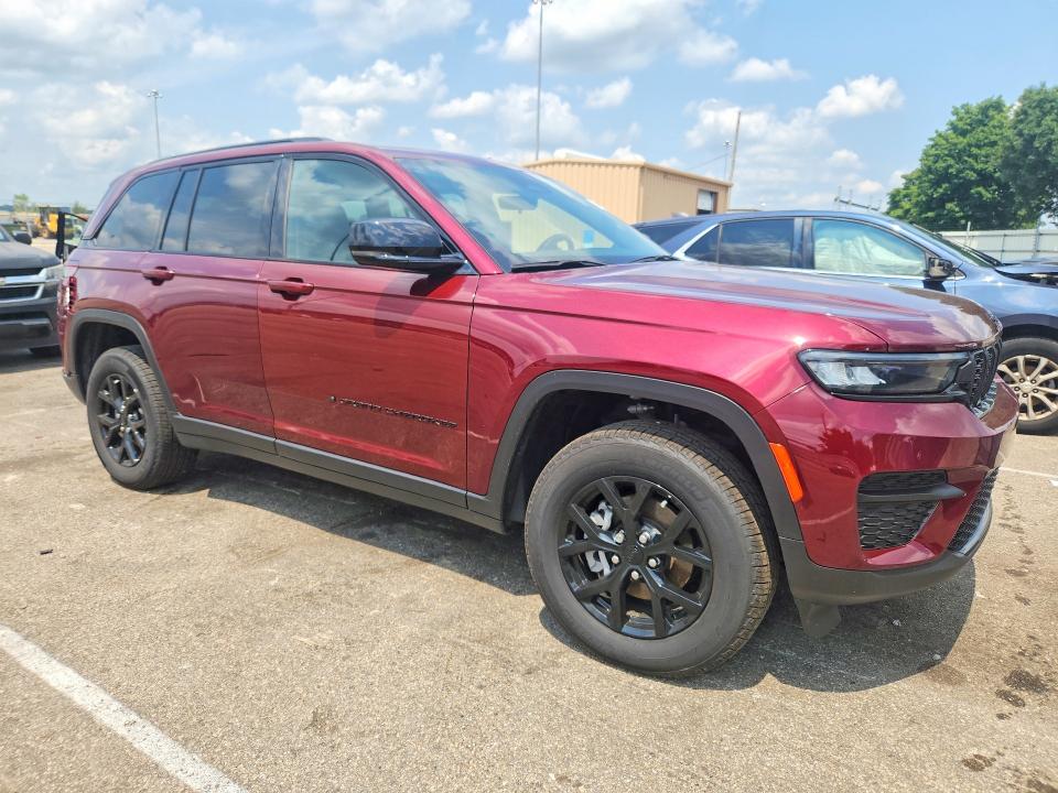 2025 Jeep Cherokee VIN 1C4RJHAG8SC290021 COPART salvage auction — REAR END, OH - CERT OF TITLE-SALVAGE, sold $14,700 on 2026-09-16 (photo 4)
