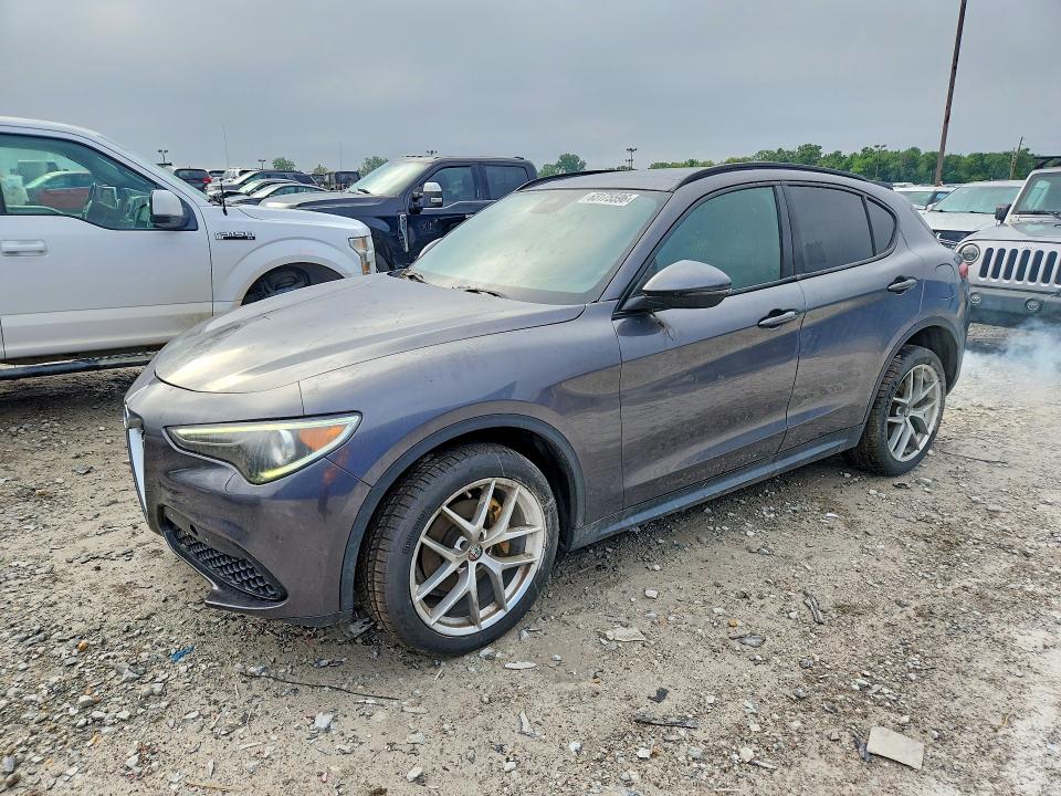 2018 Alfa romeo Stelvio VIN ZASFAKNN3J7B91646 COPART salvage auction — MINOR DENT/SCRATCHES, Wv - Certificate Of Title, sold $6,700 on 2026-09-01 (photo 1)