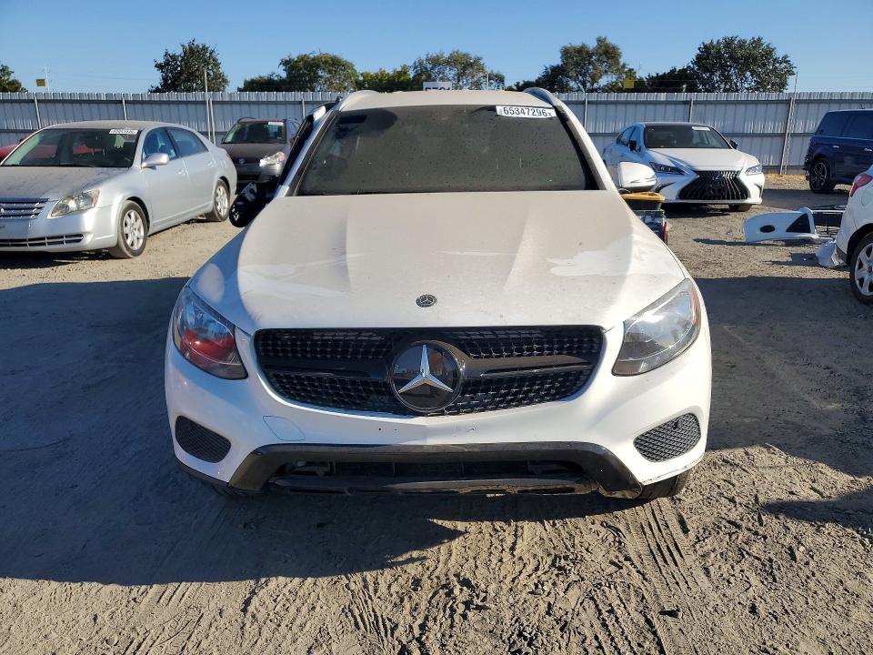 2018 Mercedes-benz Glc class VIN WDC0G4JB8JV019932 COPART salvage auction — SIDE, CA - DIS/DLR/EXP ONLY CLEAN TITLE (P), sold $4,250 on 2026-08-20 (photo 5)