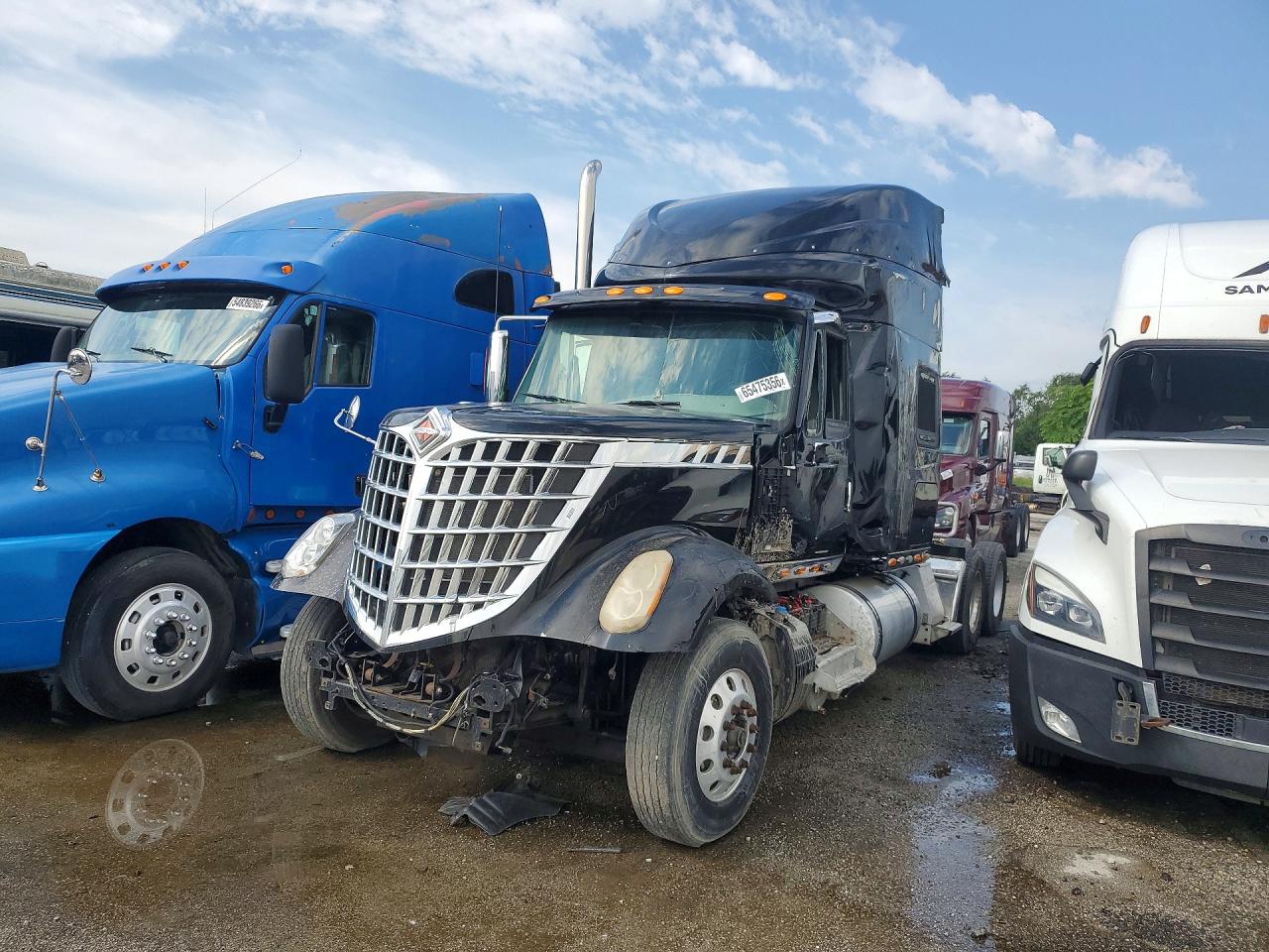 2016 Intl VIN 3HSCXAPR4GN750674 — COPART salvage auction photo