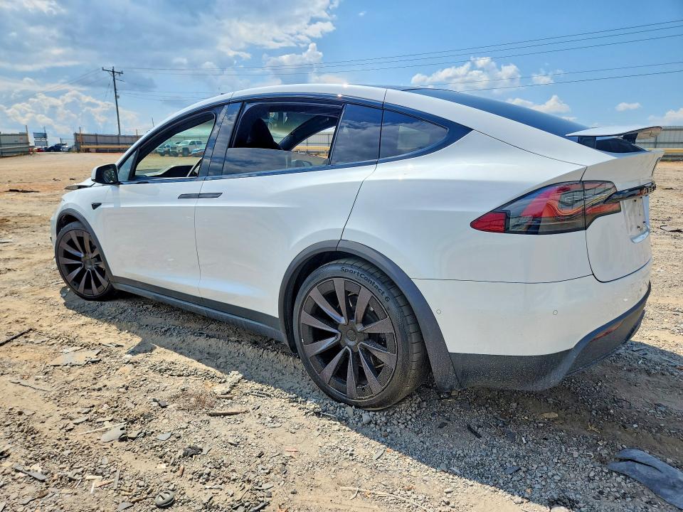 2022 Tesla Model x VIN 7SAXCBE67NF332236 COPART salvage auction — FRONT END, VA - CERT OF TITLE - SALVAGE, sold $21,600 on 2026-09-18 (photo 2)