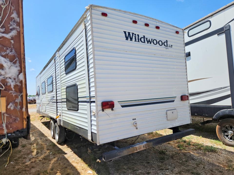 2006 Forest river Wildwood VIN 4X4TWDF276A236850 COPART salvage auction — HAIL, TX - SALVAGE TITLE-FLOOD DAMAGE, sold $1,500 on 2026-09-24 (photo 2)