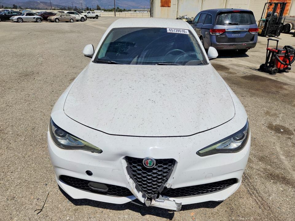 2017 Alfa romeo Giulia VIN ZARFAEBN6H7549224 COPART salvage auction — FRONT END, Ca - Salvage Certificate, sold $1,450 on 2026-09-25 (photo 5)