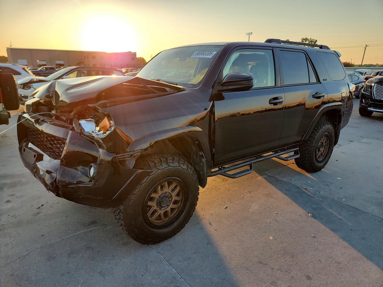2018 Toyota 4Runner VIN JTEBU5JR5J5572463 — COPART salvage auction photo