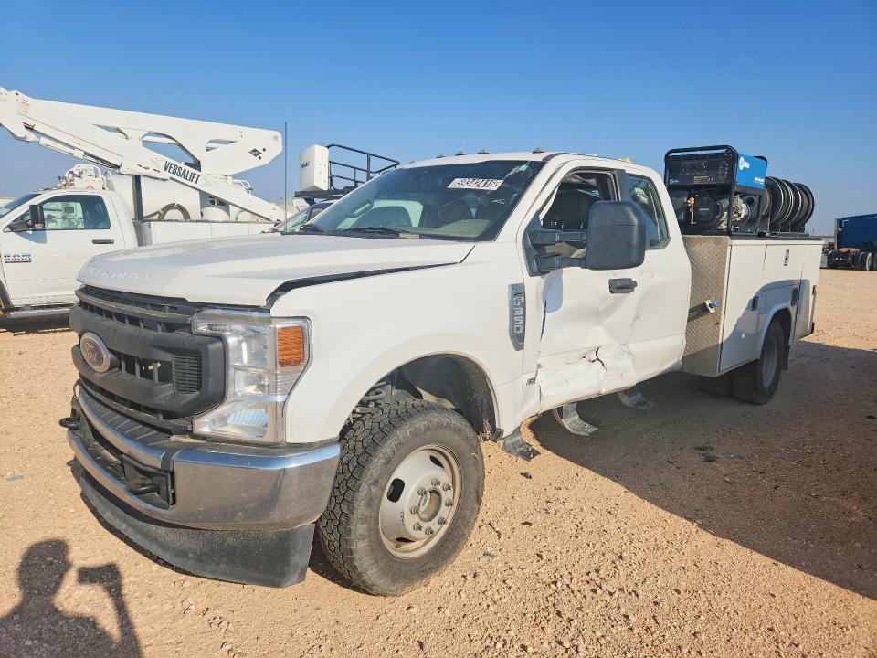 2021 Ford F-350 super duty VIN 1FD8X3HT3MED92197 — COPART salvage auction photo